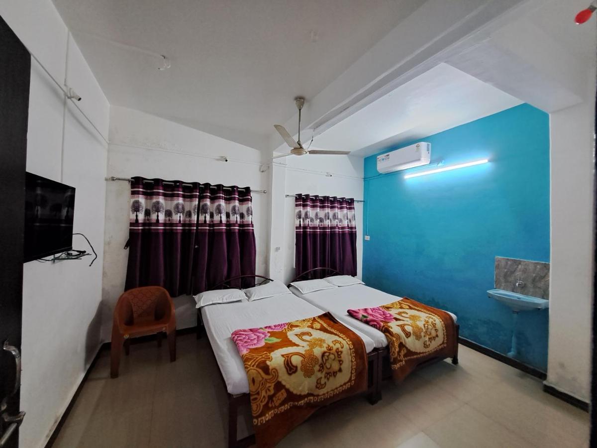 Goldan Palece Hotel Trimbak Exterior photo